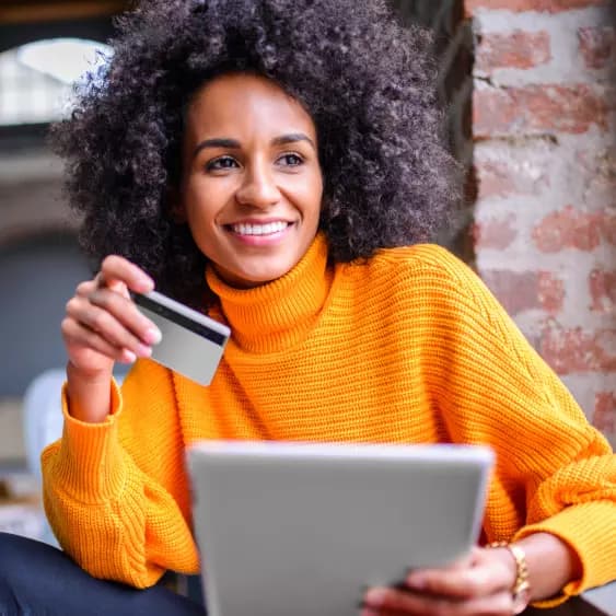 Hero image - woman using credit card